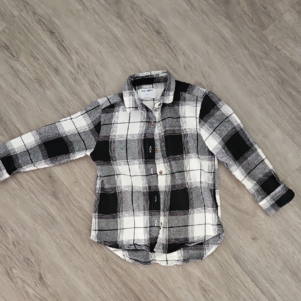 Old Navy Black and White Plaid Button-Down Shirt